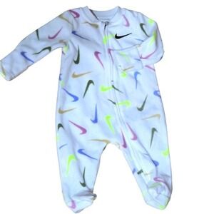Nike Baby Girls Fleece Footed Pajamas All Over Swoosh Logo White Multi Size 3M